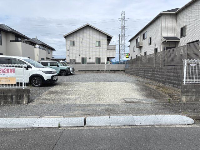 ※近隣平置き駐車場