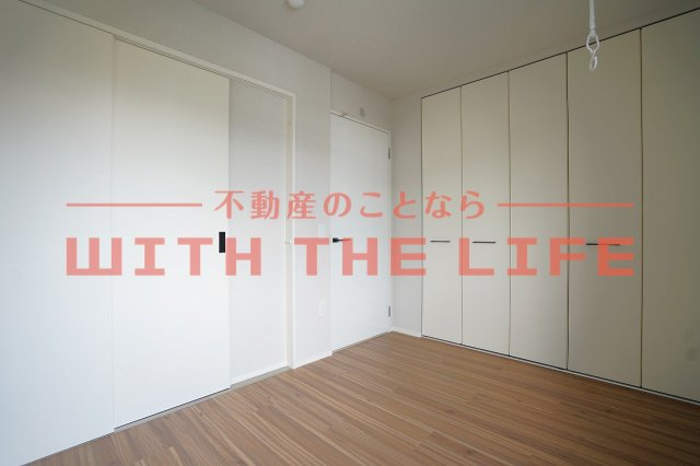 フロースフォンス【キャッシュバック対象物件】の洋室|広々とした洋室です
