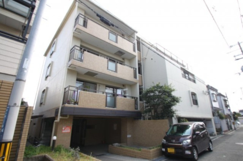 Lakia maison中小阪の外観