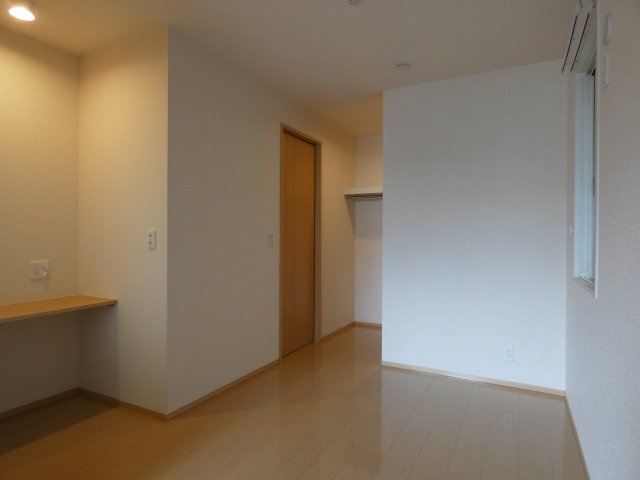 【寝室】 | ラ ルーチェ