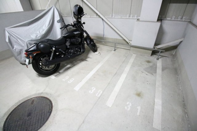 【駐車場】 | レジデンス梅田ローレルタワー
