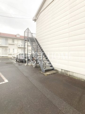 【エントランス】 | サンフォレスト渡辺Ｂ | 毎日通るエントランスはこのようになっています