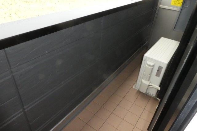 倉敷市石見町のアパートのバルコニー