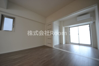 【寝室】 | ラクラス堺筋本町（旧フォーリアライズ堺筋本町 | 広くて明るい寝室