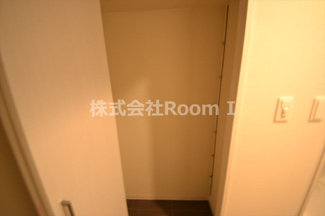 【玄関】 | ラクラス堺筋本町（旧フォーリアライズ堺筋本町 | こまごまとしたものを収納できそうですね