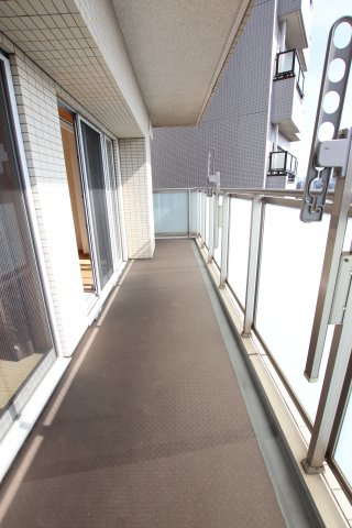 ルナタウン西日暮里のバルコニー