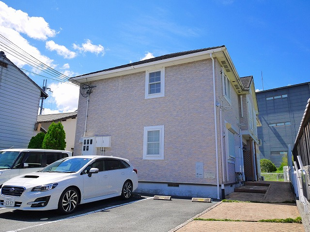 フローリッシュいづみⅡの外観|外観もきれいです