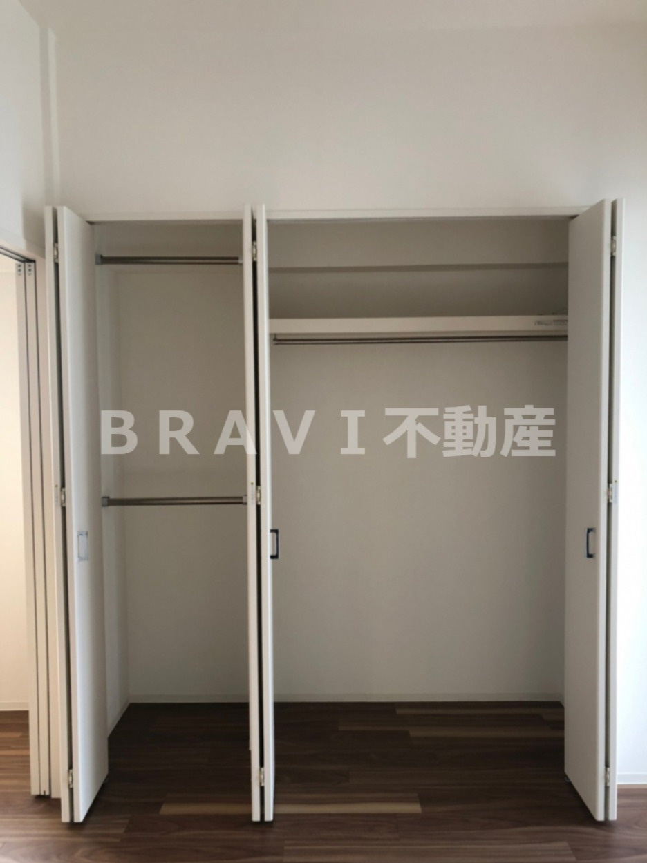 Ｙ’s大手通　BRAVI不動産の寝室|【Ｙ’s大手通】豊富な収納です