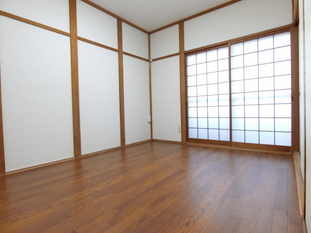 楠町西貸家の子供部屋