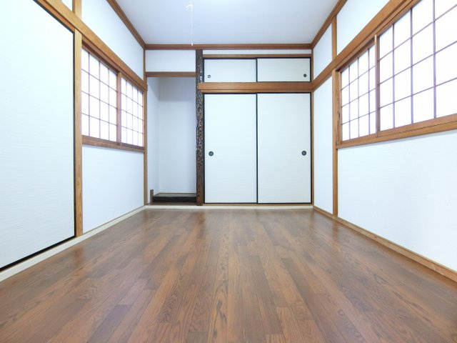 楠町西貸家の洋室