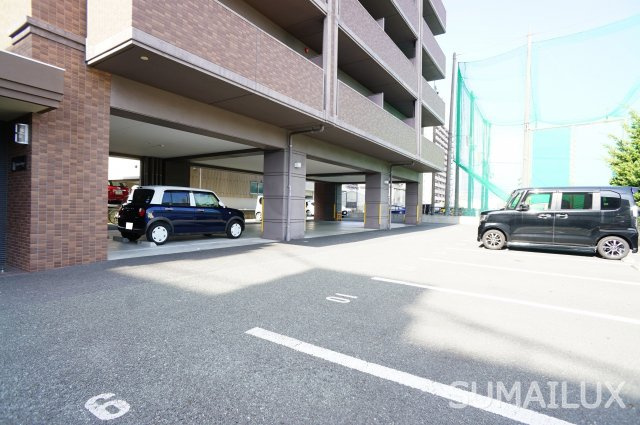 熊本市中央区世安１丁目の賃貸マンションの駐車場