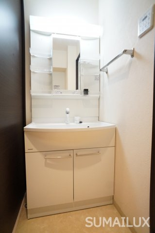 熊本市中央区世安１丁目の賃貸マンションの独立洗面台
