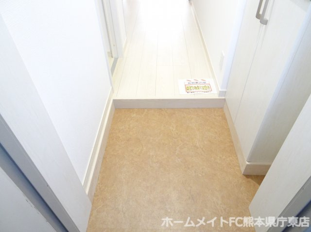 熊本市中央区上水前寺２丁目の賃貸マンションの玄関