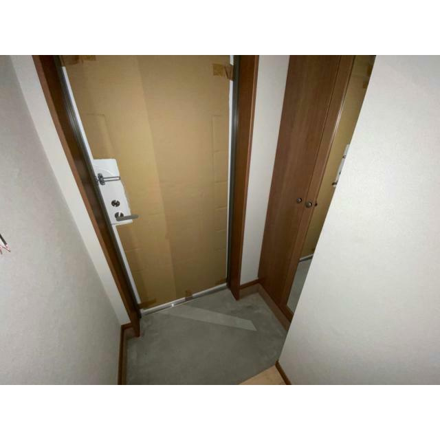 熊本市中央区南熊本２丁目の賃貸マンションの玄関