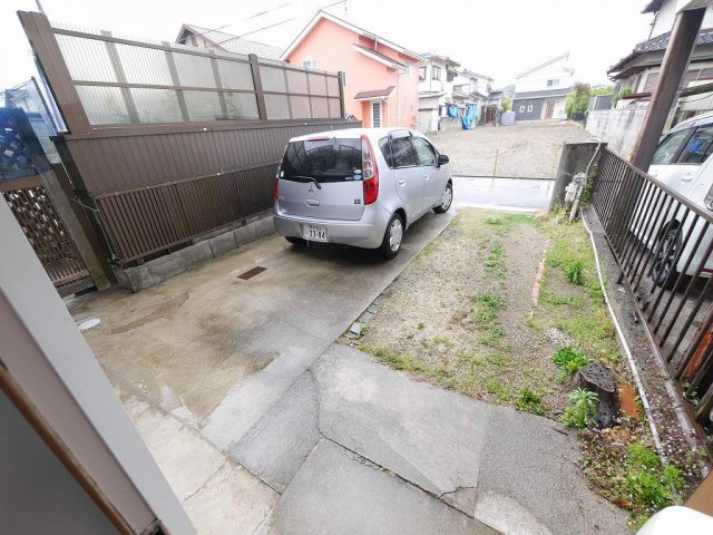 自由が丘本町2丁目貸家の駐車場
