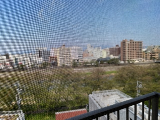 ロアールつくもの展望|北側窓からの風景。網戸の上からの撮影なので綺麗には撮れてませんが、実際にご覧頂きたいです。
