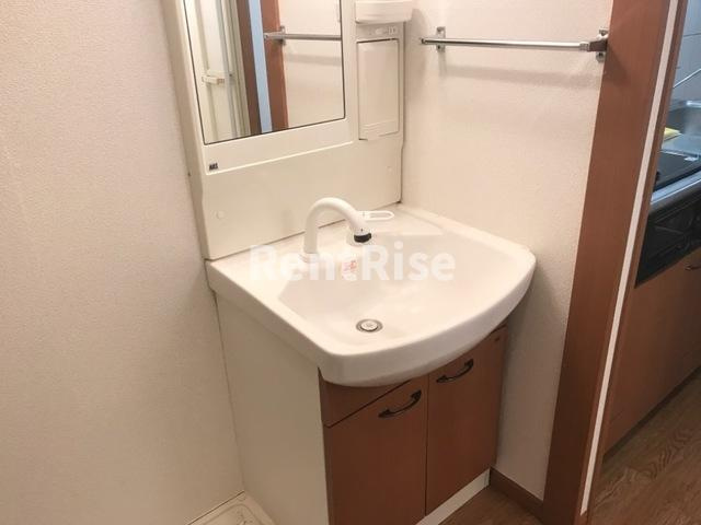 ラッキーズハイツの洗面所|洗面