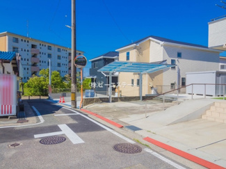 【前面道路含む現地写真】