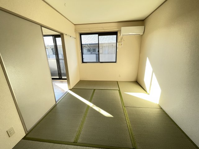 クレール新柏Aの和室