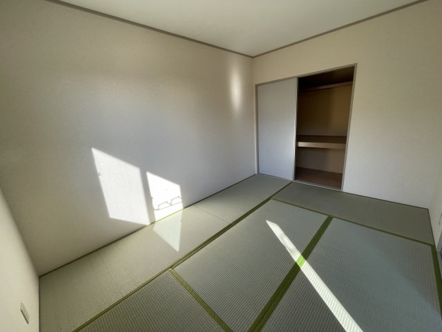 クレール新柏Aの和室