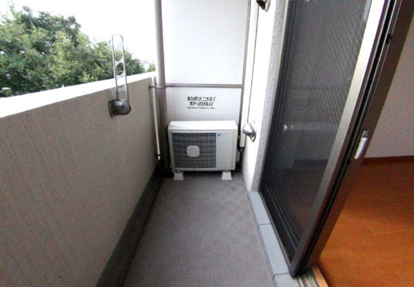 フォレストインサイド5のバルコニー|お洗濯にも便利なバルコニー付き