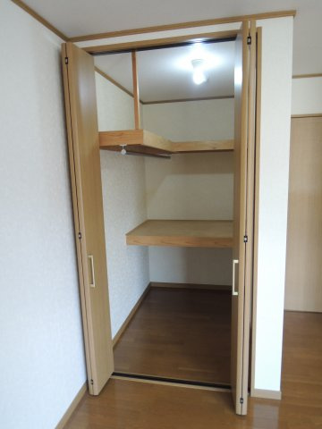 フォルトゥーナの収納|ウォークインクローゼット【フォルトゥーナ】