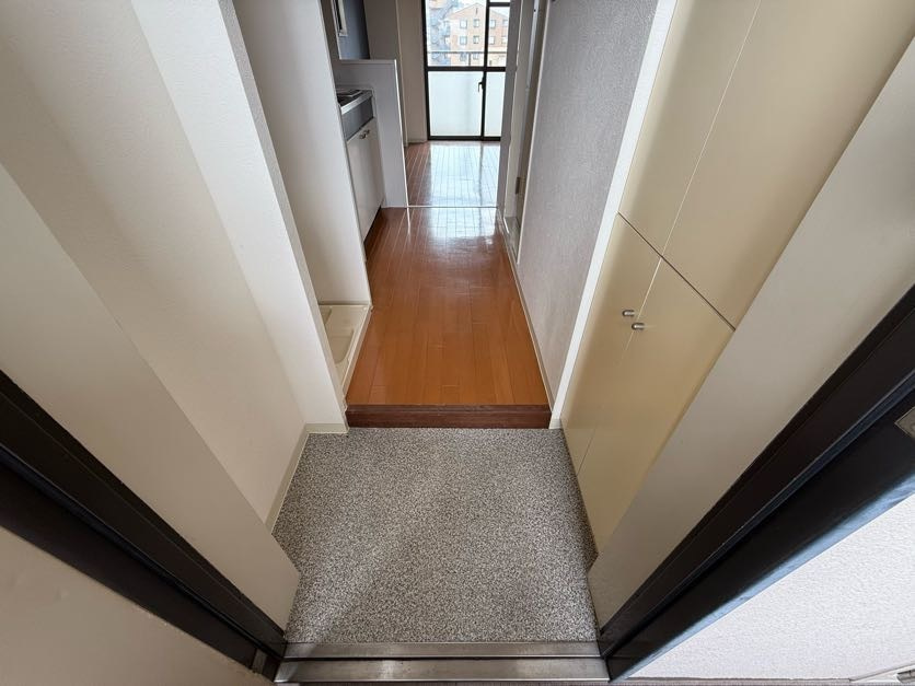 トーカンキャステール六甲道の玄関