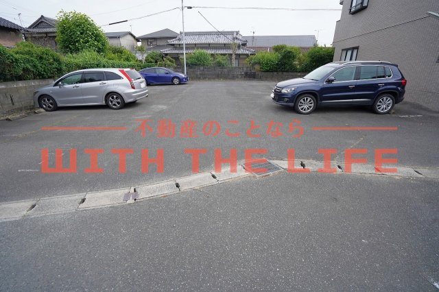 ピースフルV-Ⅰ【キャッシュバック対象物件】の外観|駐車場です