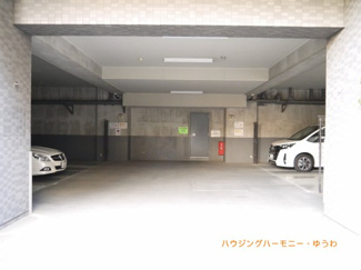 【駐車場】