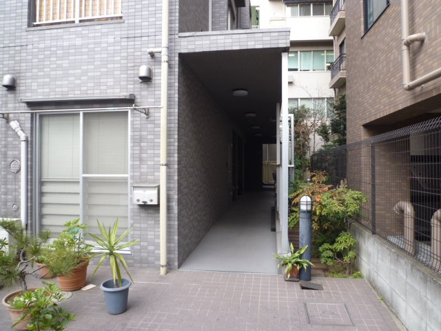 メゾン本郷の外観