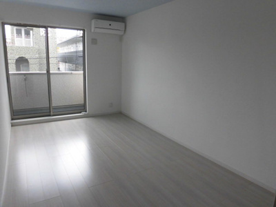 【居間・リビング】 | 淡路松本レジデンス | エアコン付きのお部屋です。