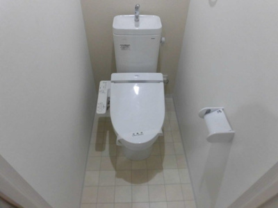 【トイレ】 | 淡路松本レジデンス | ウォシュレット付きの清潔感あるトイレです。