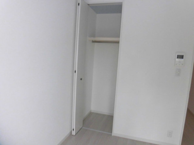 【収納】 | 淡路松本レジデンス | 背の高い収納スペースです。