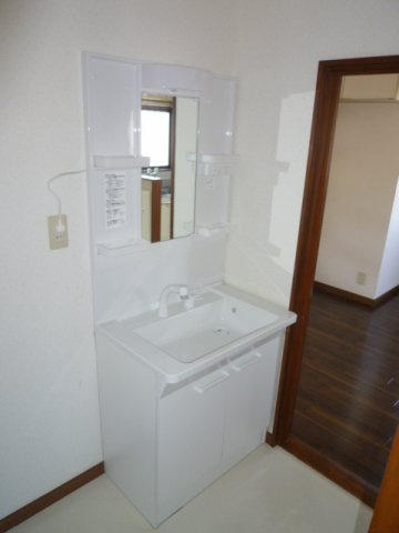 ニューハウス梅田の独立洗面台