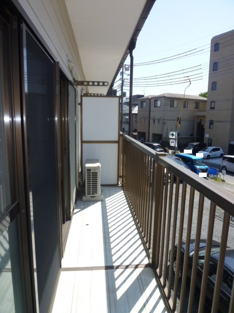 ニューハウス梅田のバルコニー