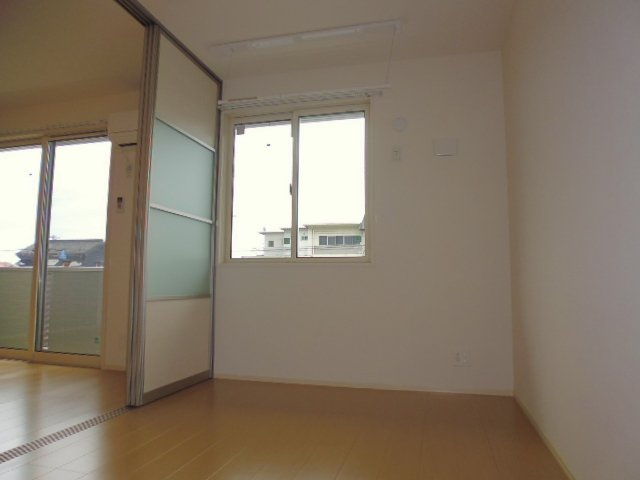 倉敷市児島田の口２丁目のアパートの洋室