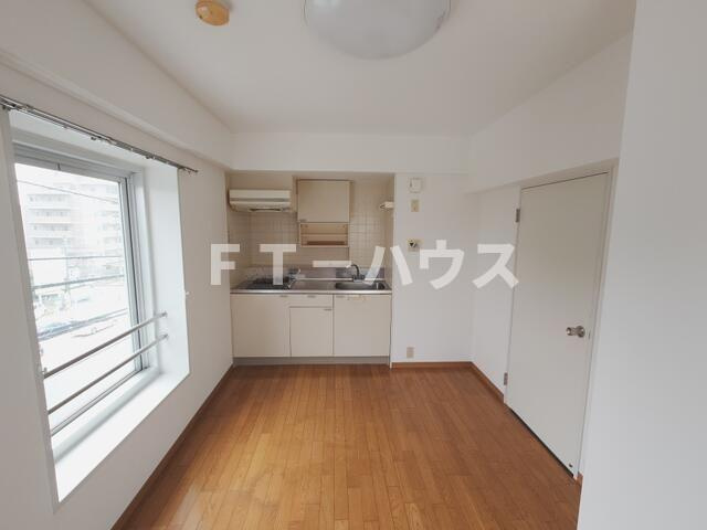 エーデルハイツの居間・リビング