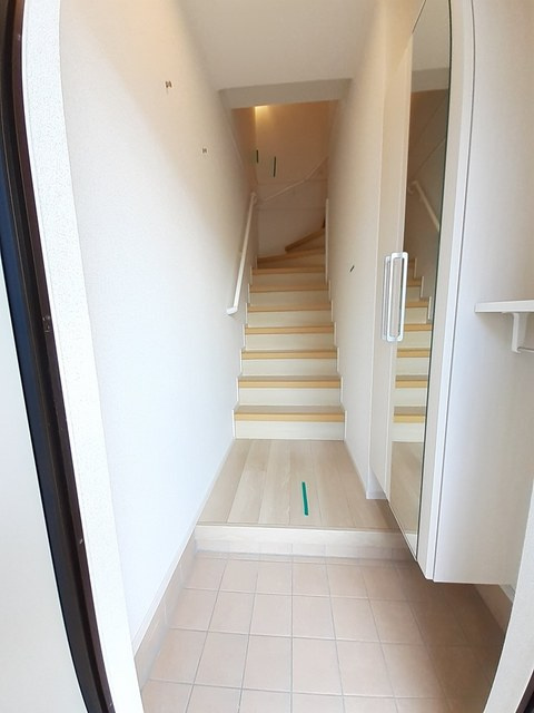 メゾンエレガンテの玄関