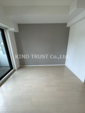 レジュールアッシュ梅田NEXの居間・リビング|使いやすい居間です