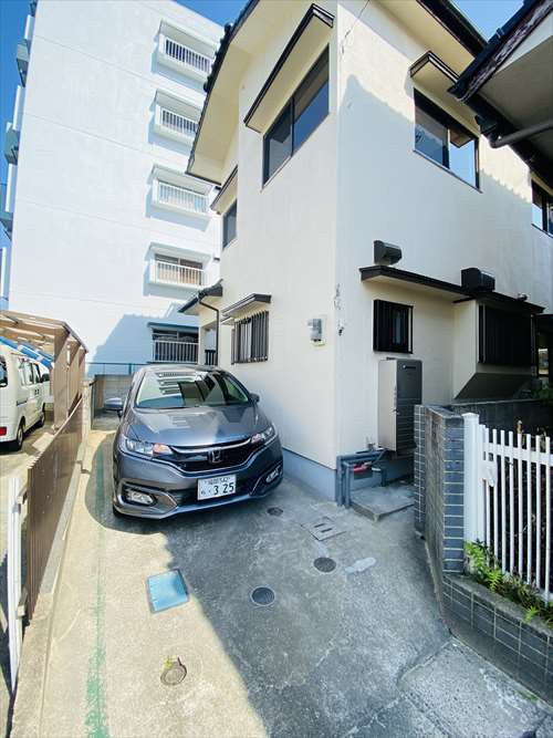春日市白水ヶ丘4丁目　戸建ての駐車場
