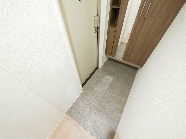 スリジエ新大宮の玄関|シンプルで使いやすい玄関です