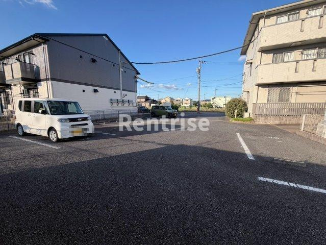 マノワール十六田の駐車場