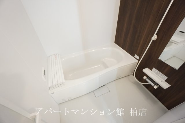 D-room柏6丁目の浴室