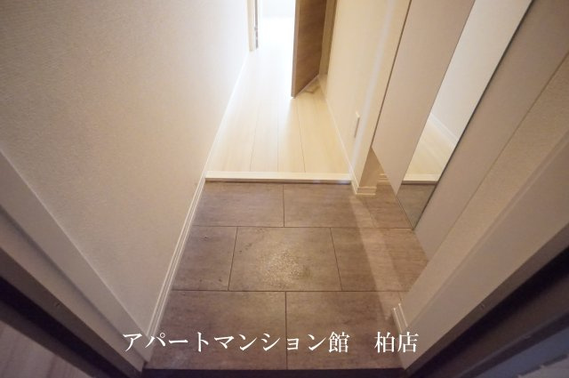 D-room柏6丁目の玄関