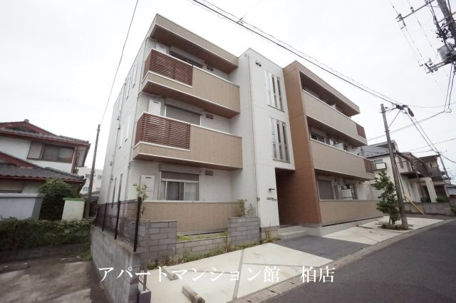 D-room柏6丁目の外観