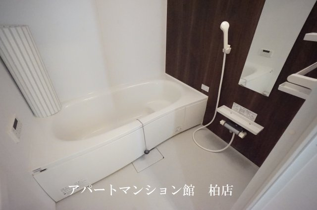 D-room柏6丁目の浴室