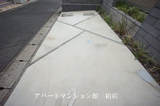 D-room柏6丁目の駐車場