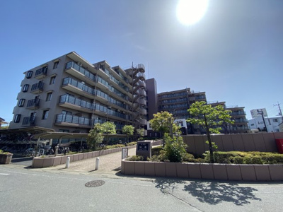 【外観】 | コスモ鴻巣ロイヤルフォルム | JR高崎線「鴻巣駅」徒歩８分の好立地・人気の東口です。