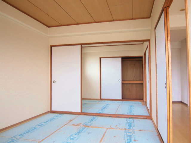 若林ビル【10,000円キャッシュバック対象物件】の和室|和室ならではの温かな和の空間で寛ぎの時間を過ごせます