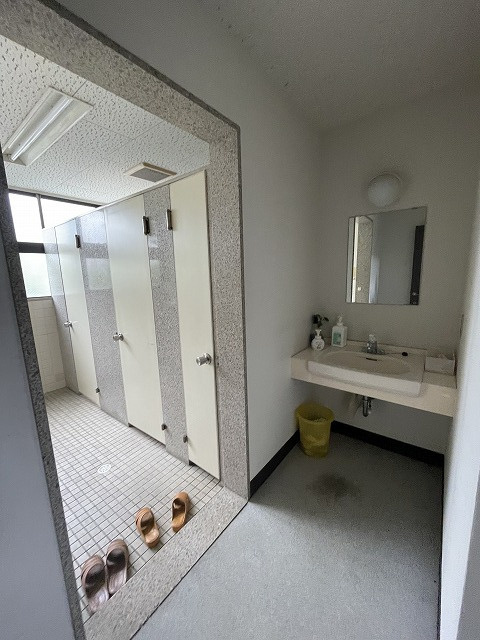 南竹島町貸事務所のトイレ|共有トイレ